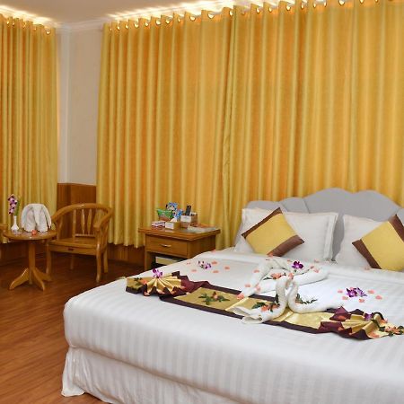 Hotel Rich  Pyin Oo Lwin Buitenkant foto