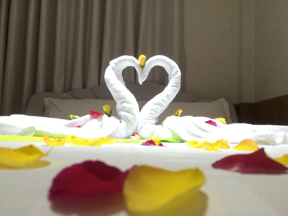 Hotel Rich  Pyin Oo Lwin Buitenkant foto