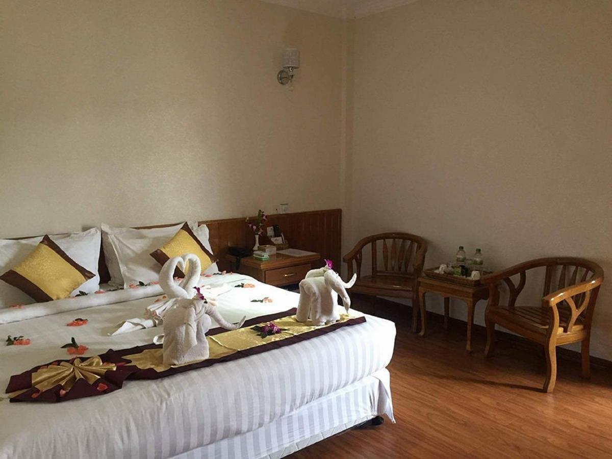 Hotel Rich  Pyin Oo Lwin Buitenkant foto